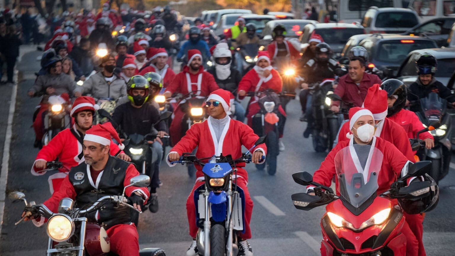 O Desfile de Moto Pai Natal em Corroios: Espalhando Alegria no Natal